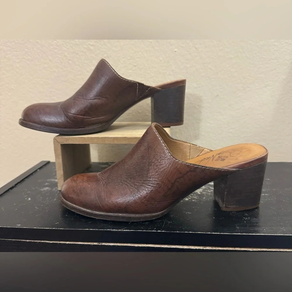 Patricia Nash Nicia Old World Map Leather Mules Clogs Dark Brown Size 7.5 - Picture 1 of 9